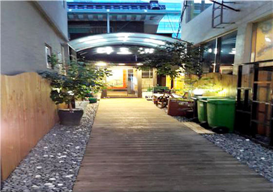 img2.jpg